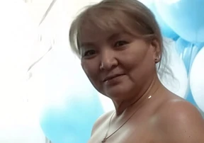 Жена любутся
