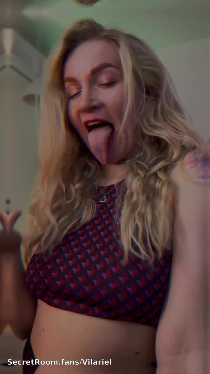 Трюки языком🤭