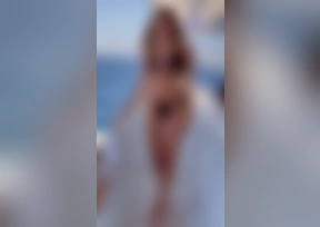 Прогулка в новом купальнике на новой яхте моего любовника